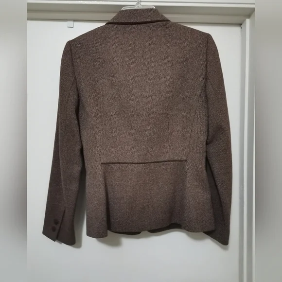 TAHARI BLAZER - Picture 2 of 9